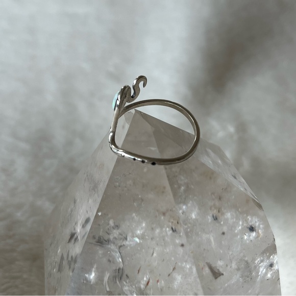 🤍 euc | delicate silver serpent ring - Picture 3 of 5